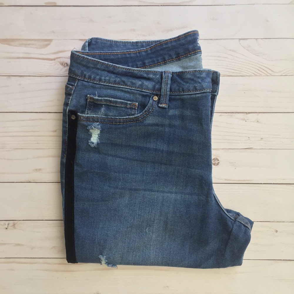 Mid-Rise Cropped Denim Jeans